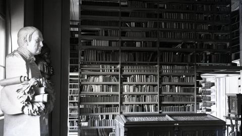 A Dunántúli Református Egyházkerület Tudományos Gyűjteményének könyvtára régen
